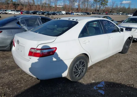2007 Toyota Camry Ce z USA, uszkodzony, nr VIN 4T1BE46K07U547228
